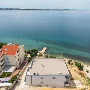  Apartment Beachfront Tic With Seaview